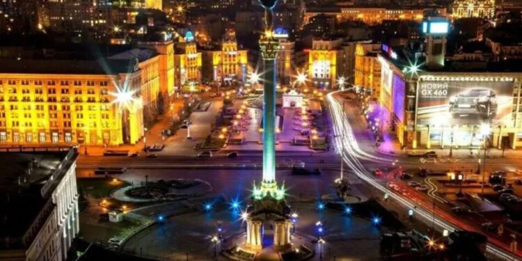 росія атакує Київ і область балістичними ракетами пролунала серія вибухів
