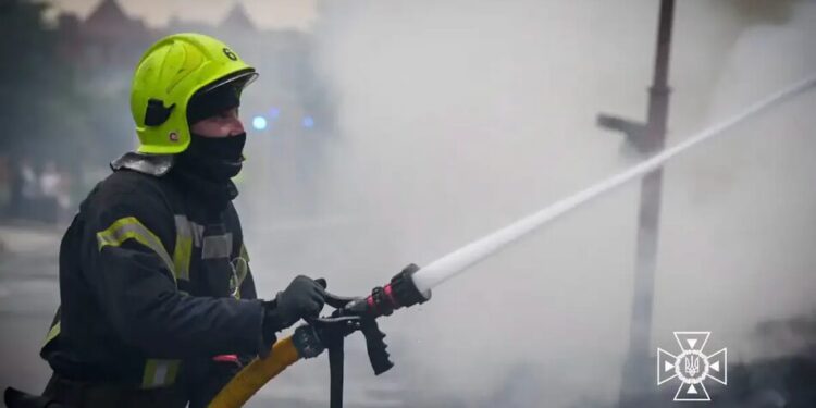рф атакувала портову інфраструктуру Одещини: пошкоджено іноземне судно, 4 постраждалих