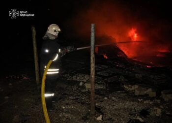 Удар рф по складах на Одещині: п’ятеро постраждалих