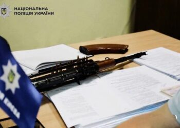 Кияни задекларували 2 500 одиниць зброї та понад мільйон набоїв
