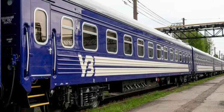 Затримки до 10 годин: низка поїздів, які курсують через Дніпропетровщину, відхилилися від графіка
