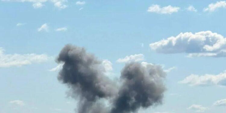 росія атакувала Павлоград, виникла пожежа