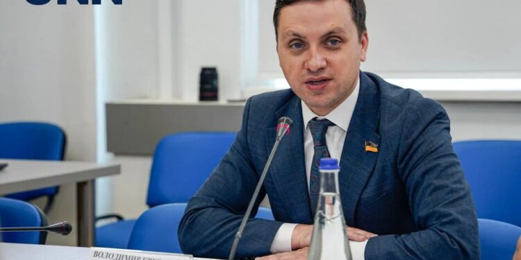 Кабмін має створити міжвідомчу робочу групу для вирішення проблеми оподаткування авіалізингу – нардеп Крейденко