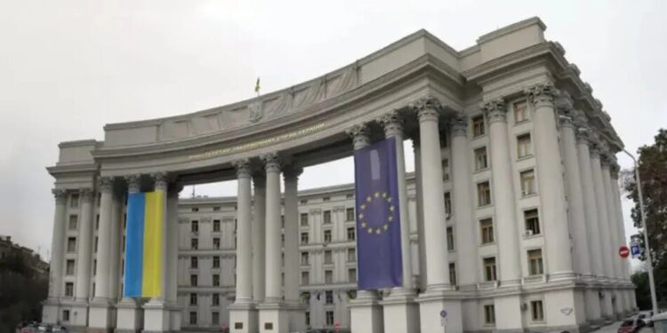 У Непалі тривають пошуки 56 українців, з якими втрачено зв’язок – МЗС