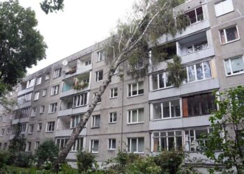 Сильний шторм пройшов через країни Балтії: є жертви, вулиці трьох столиць затоплені