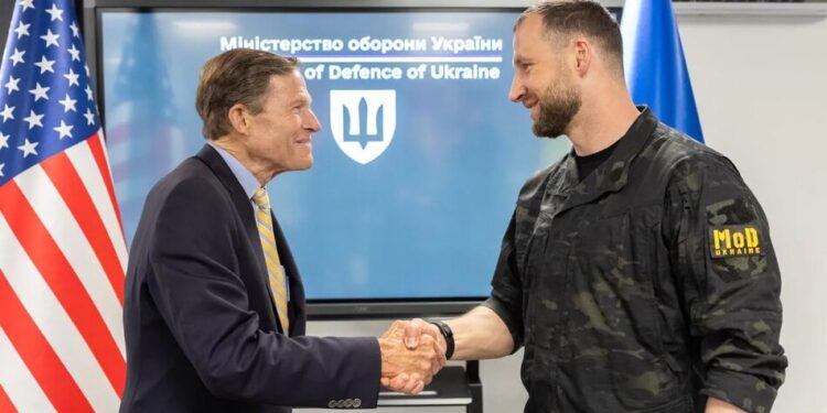 США можуть допомогти зупинити цю війну на умовах України – Хмара на зустрічі із сенатором Блюменталем
