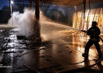 росіяни вдарили по АЗС на Чернігівщині є поранена