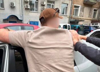 Вкрали у пенсіонерів понад 12,5 млн гривень – у Києві затримали псевдопрацівників СБУ