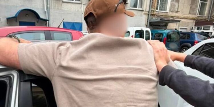 Вкрали у пенсіонерів понад 12,5 млн гривень – у Києві затримали псевдопрацівників СБУ