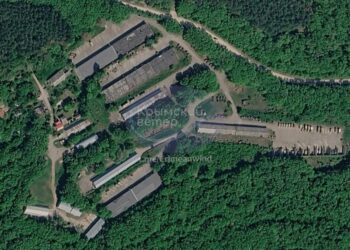 У Севастополі зафіксували пожежу на складах військової техніки та аеродромі