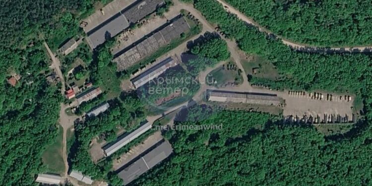 У Севастополі зафіксували пожежу на складах військової техніки та аеродромі