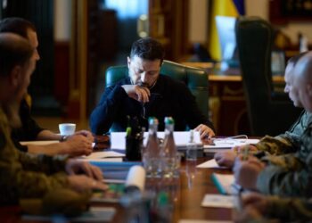 Зеленський анонсував кадрові перестановки у ЗСУ. Драпатий, Скибюк та Хмара запропонували бачення змін