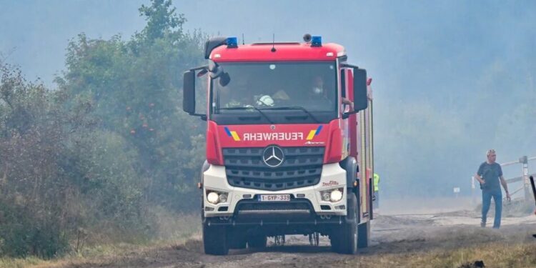 Масштабні пожежі охопили Грецію та Бельгію: сотні людей евакуювали, є загиблі