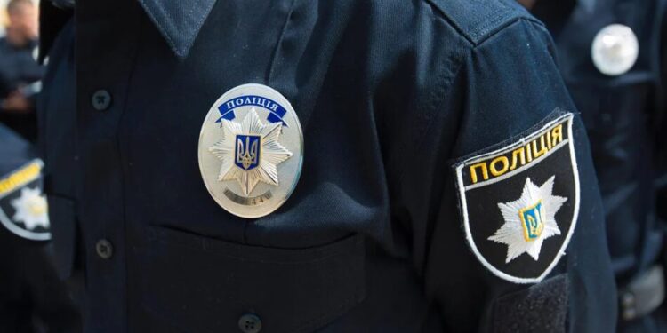 У Києві сталась бійка між патрульним і ветераном на протезі – правоохоронці оприлюднили відео