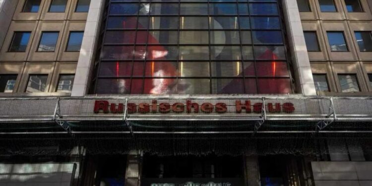 Німеччина розглядає можливість закриття “російського дому” в Берліні