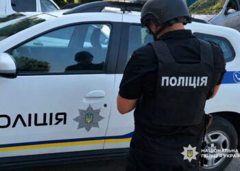 Троє постраждалих через ракетну атаку рф на передмістя Одеси