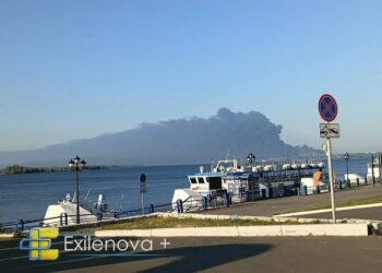 Президент підтвердив ураження Саратовського НПЗ та аеродрому “Енгельс” 
