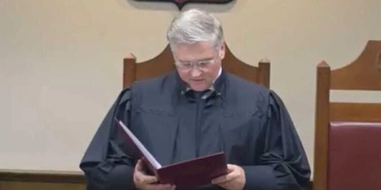 Верховний суд рф зняв антивоєнну партію “Яблуко” з виборів до держдуми