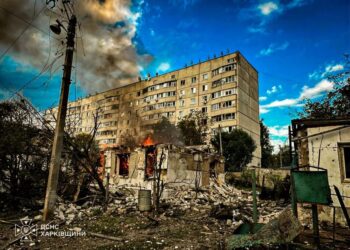 росіяни двічі вдарили ракетами по житловому сектору Балаклії, є постраждалі