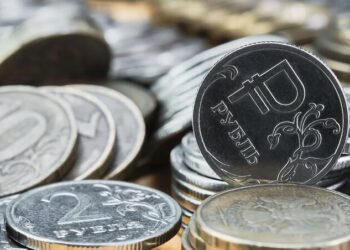 росіяни забрали з банків понад 2,5 трлн рублів за пів року на тлі зростання недовіри до системи – ЦПД