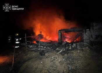 рф масовано атакувала Одещину: головний удар – по продовольчих складах і енергетиці