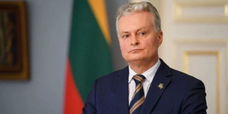 День Державного прапора – Науседа виступив українською мовою у Києві