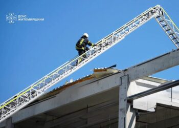 рф на Житомирщині атакувала логістичну інфраструктуру: двоє постраждалих