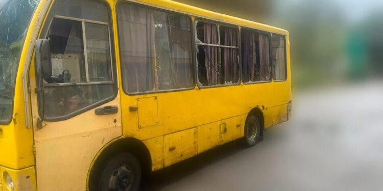У Херсоні російський дрон атакував маршрутку: четверо загиблих