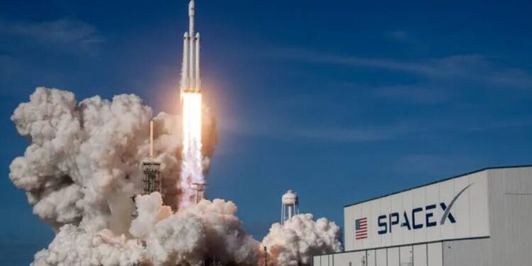 Маск анонсував запуск орбітальних дата-центрів SpaceX наприкінці 2027 року