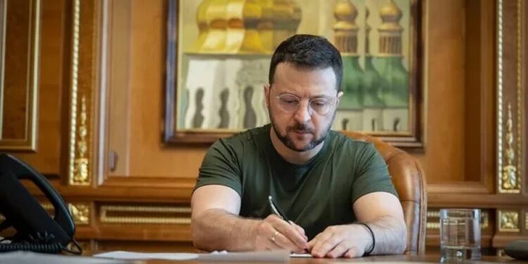 Зеленський звільнив послів України у Брунеї, Киргизії, Таджикистані, Австрії та Лівії