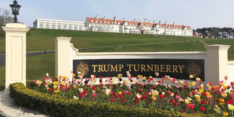 У звинувачених за графіті на гольф-курорті Трампа виявили "зв'язок з тероризмом"
