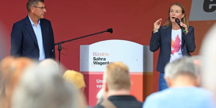 У Німеччині партія Вагенкнехт хоче разом з AfD виступити проти допомоги Україні