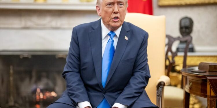 Трамп після заморозки судом бальної зали Білого дому заявив про "загрозу нацбезпеці" і анонсував апеляцію