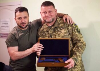 Опитування показало, кому Зеленський поступився б у другому турі президентських виборів
