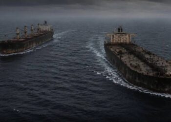 рф перевозять нафту та крадене зерно на 26 кораблях – розвідка оприлюднила дані