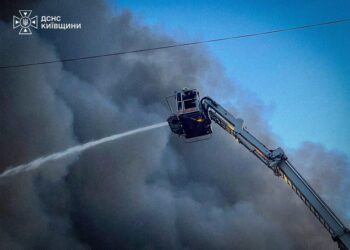 Удар рф по логістичному центру на Київщині: 1 загиблий, 6 поранених