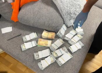 Пропонувала операцію на хребті за 12 000 доларів – у Дніпрі затримали військову медикиню