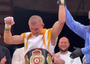 Хижняк здобув перший титул у професійному боксі на вечорі Усика у Львові