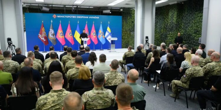 Треба захистити прифронтові регіони і дати відповідь на виклик із російськими керованими бомбами – Зеленський
