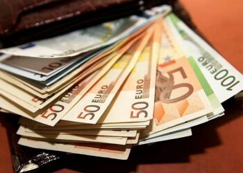 Євро встановив новий історичний максимум і вже завтра сягне 52,13 грн