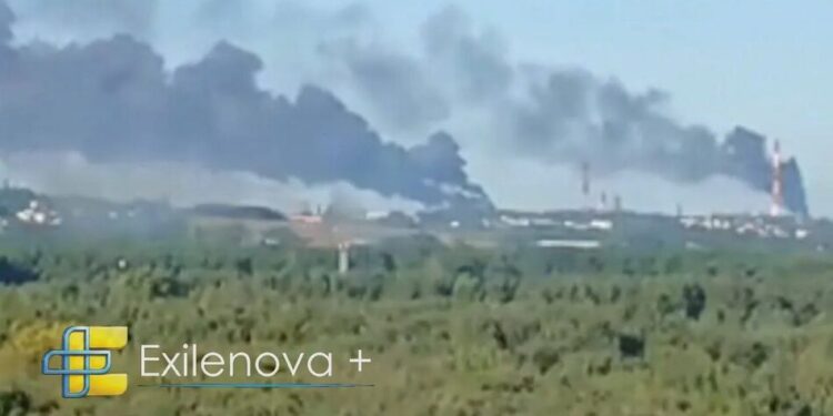 Військові за допомогою дронів FP-1 уразили Ярославський НПЗ – Fire Point