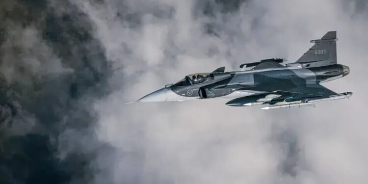 Gripen для України: Сибіга заявив про підготовку винищувачів до захисту неба