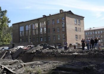 Патрульні показали перші хвилини після удару рф по Києву