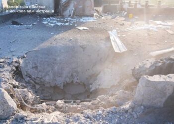 рф вдарила КАБами по Запорізькому району, під завалами може бути 84-річний чоловік