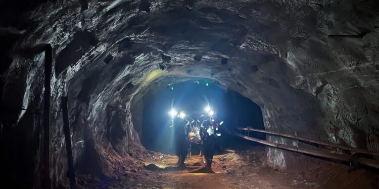 На Дніпропетровщині троє гірників загинули під час виконання підземних робіт