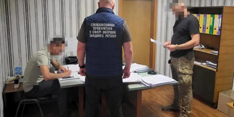 Понад 16 млн гривень бойових виплат без участі у боях – військовому на Львівщині оголосили підозру