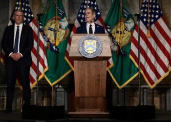 США запровадили санкції проти п’яти ключових секторів Ірану