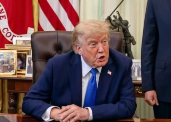 Трамп підтвердив, що поки не планує передавати Україні ракети і знову заявив, що США від війни відділяє океан