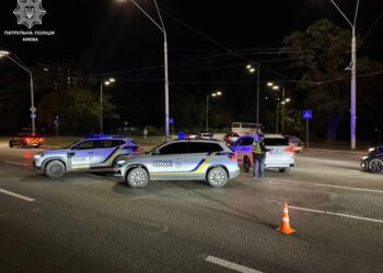 На трасі у бік Києва та Житомира відновлюють рух після атаки рф з детонацією