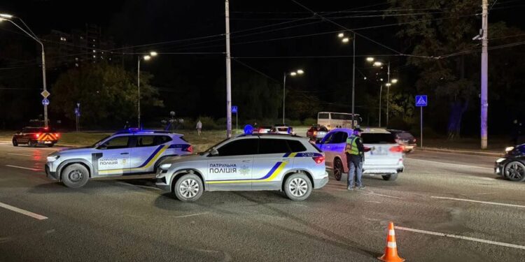 На трасі у бік Києва та Житомира відновлюють рух після атаки рф з детонацією